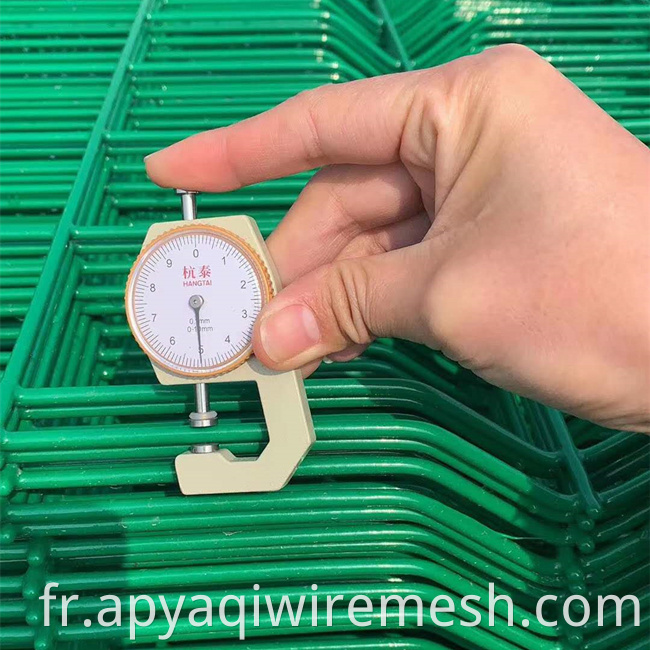 YQ Curvure Wired Mesh Fence / 3D Panneau de clôture soudée Prix d'usine